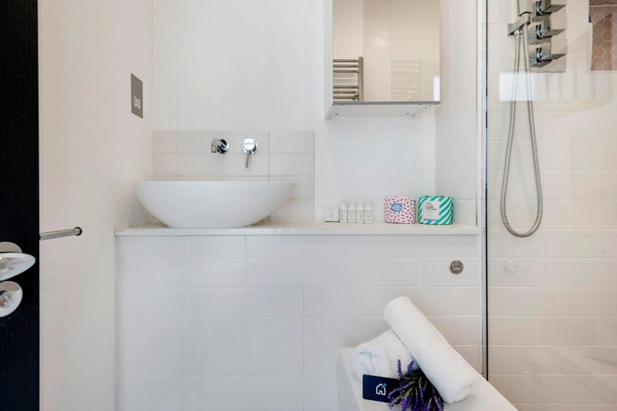 Modern And Bright Highgate Gem Apartment London Bagian luar foto
