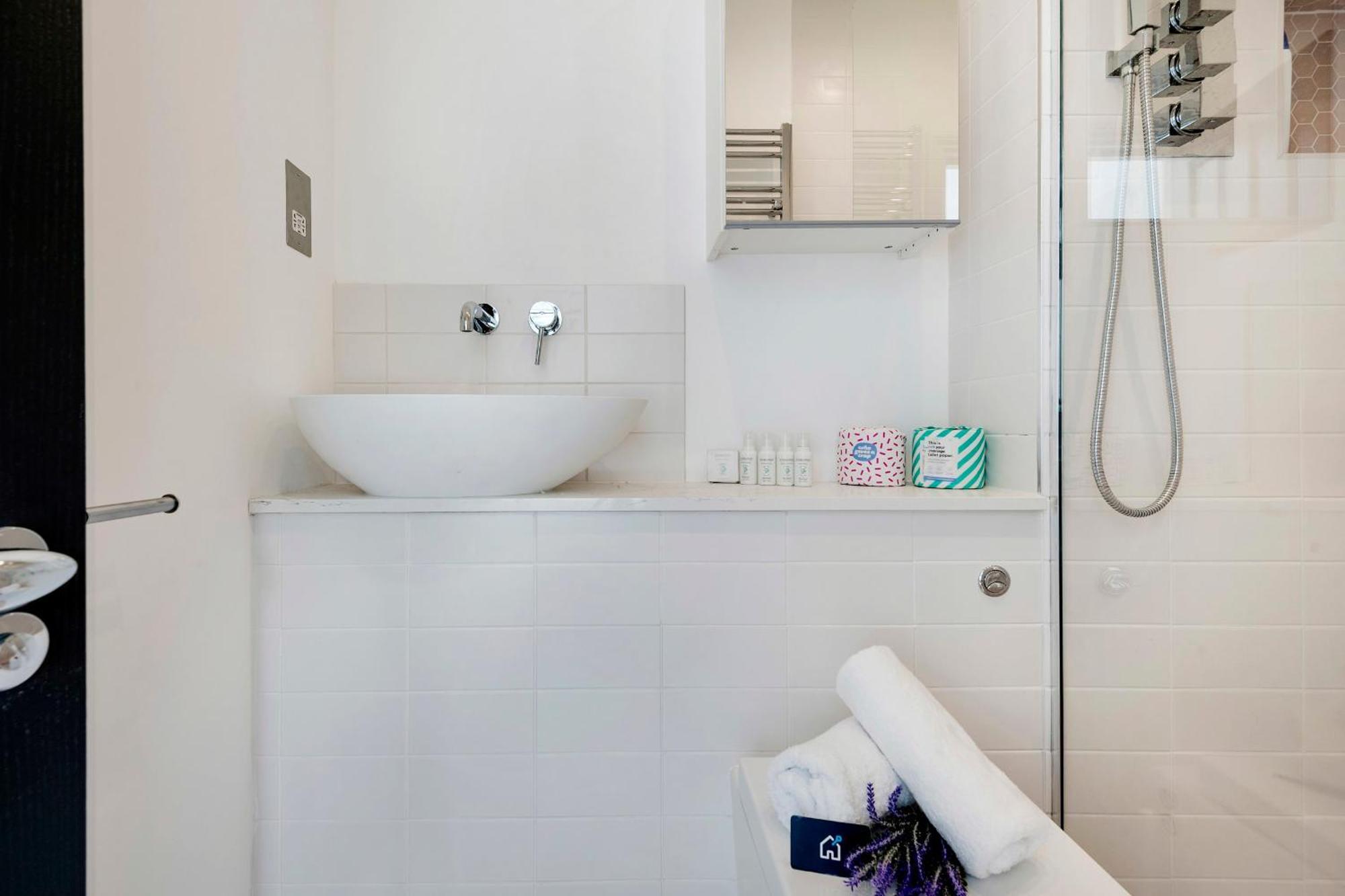 Modern And Bright Highgate Gem Apartment London Bagian luar foto